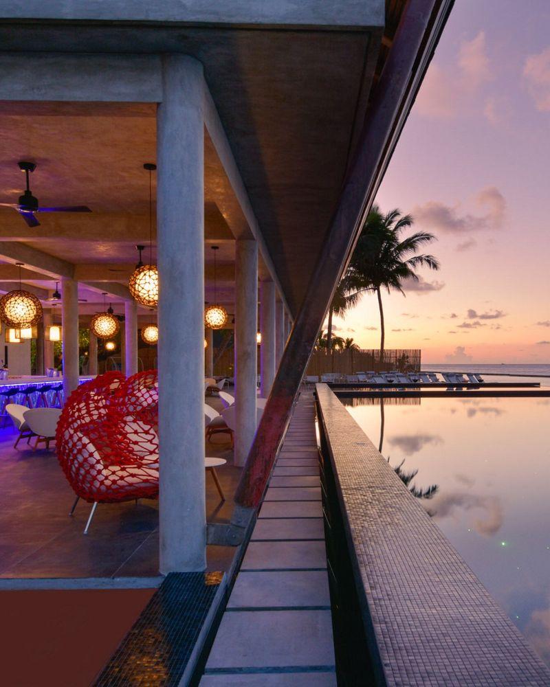 Pool Bar