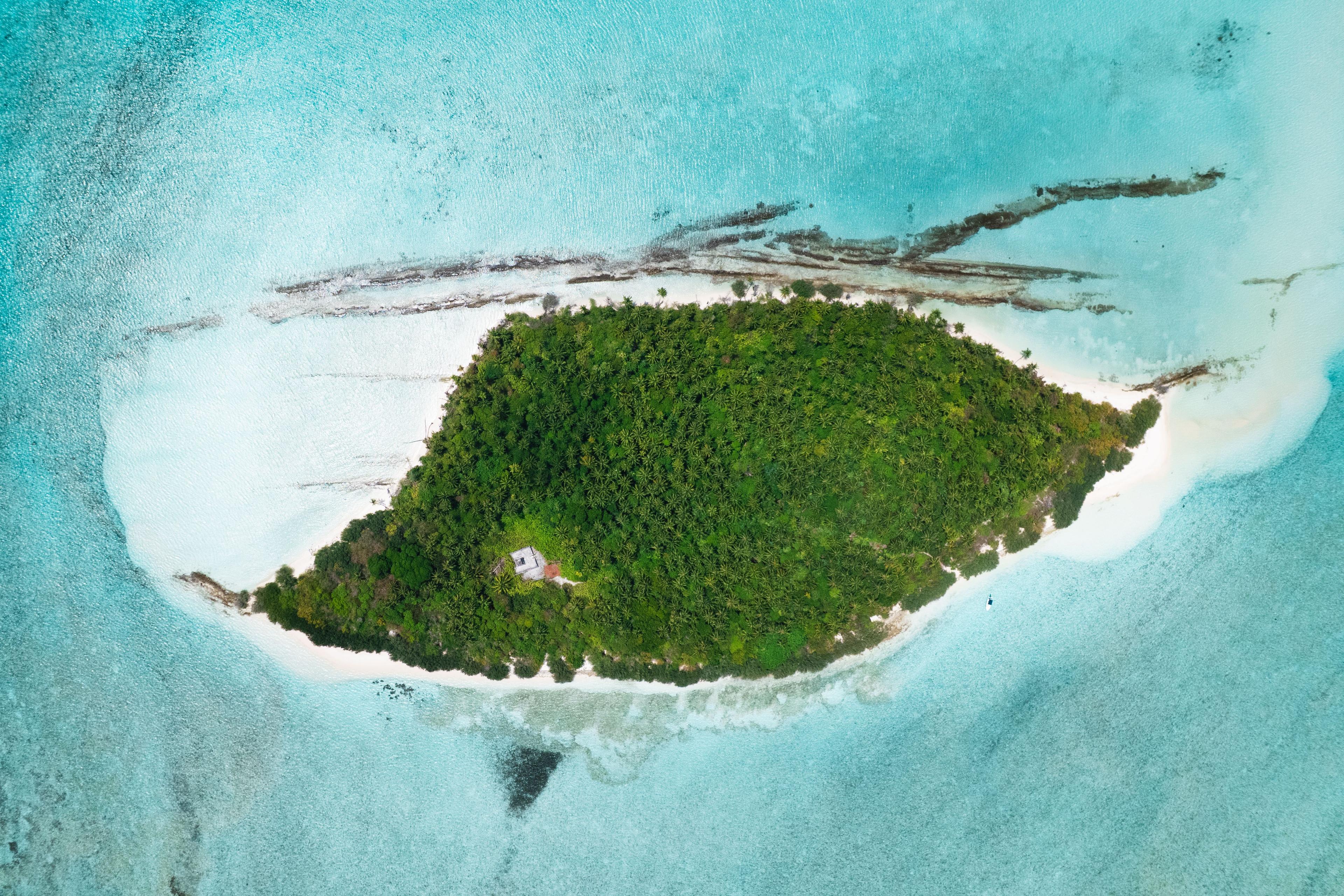 Aerial view of Matheerah island in Haa Alifu Hoarafushi