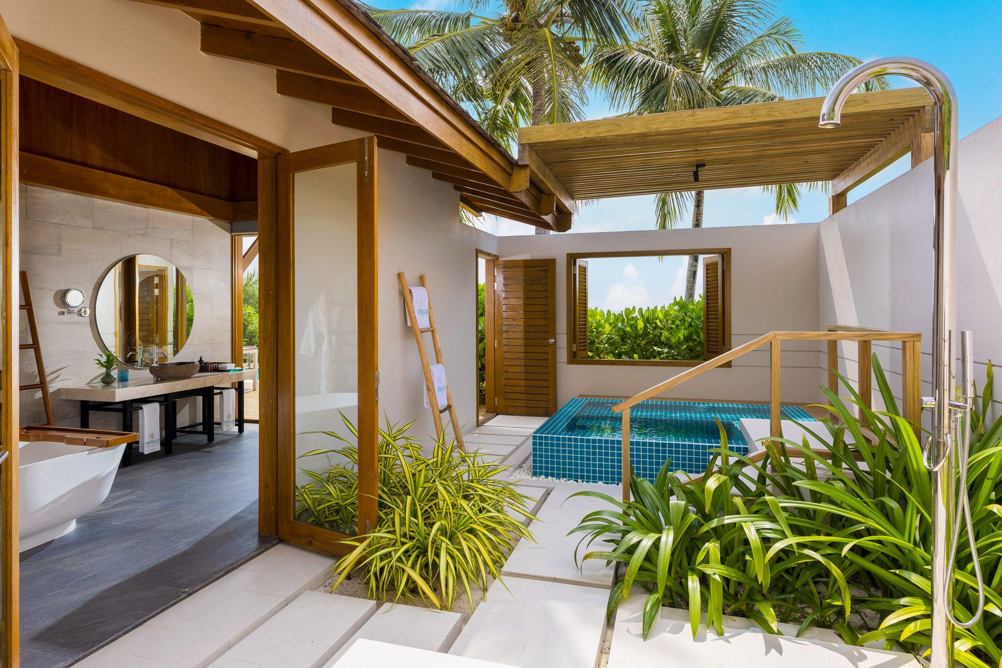 Emerald Faarufushi Resort & Spa