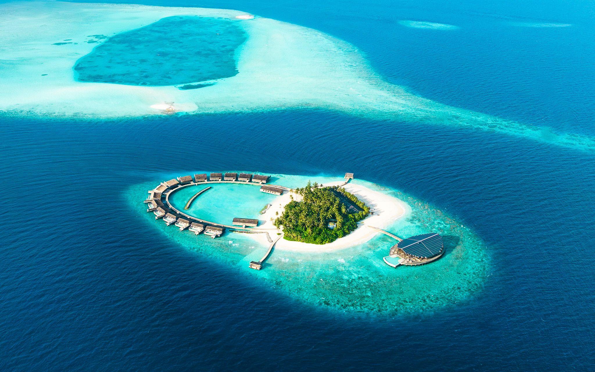 Kudadoo Maldives Private Island - Island Ariel View.jpg