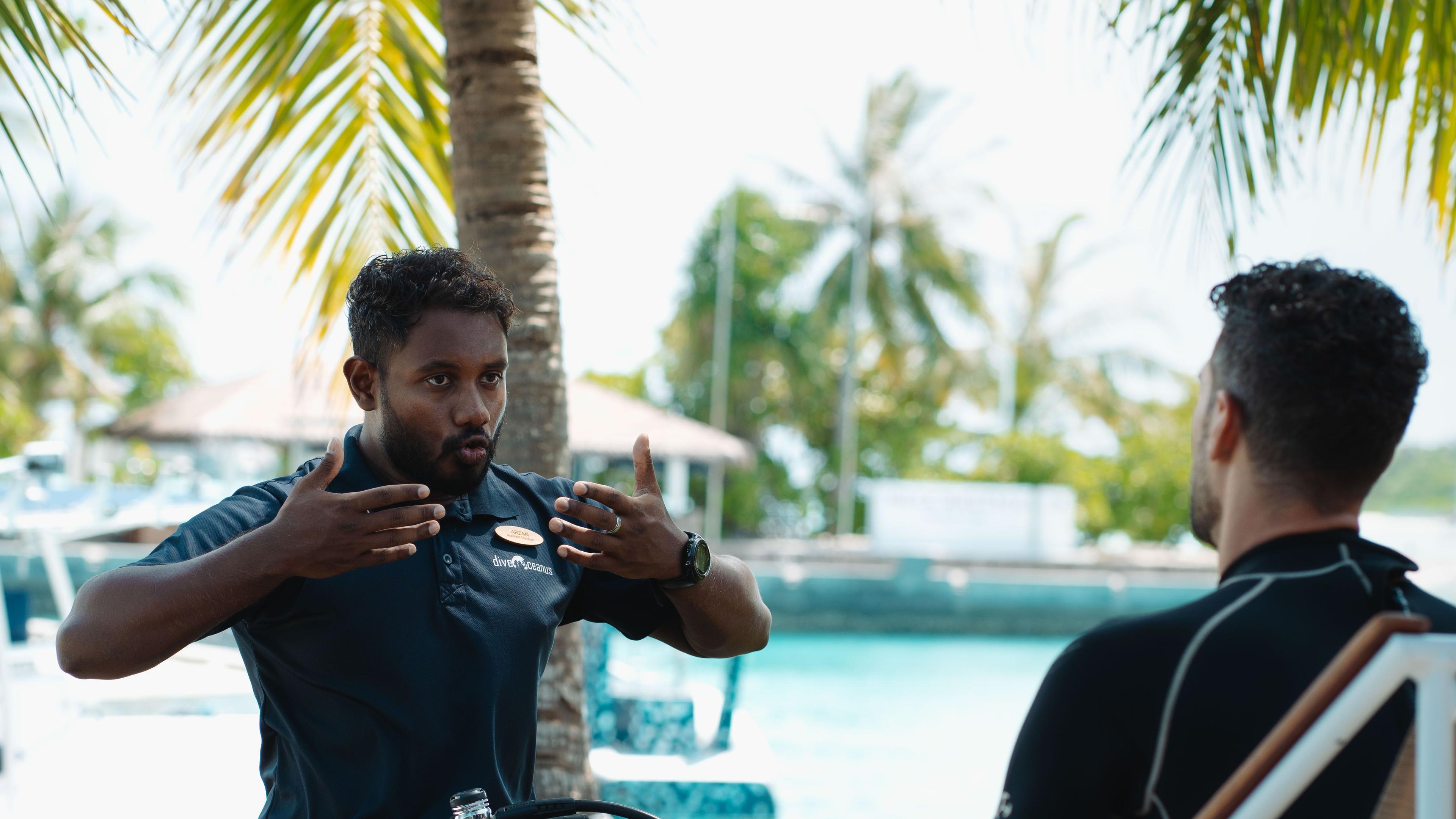 Villa Park Maldives Resort - Activities - Diving and Snorkelling - Scuba Diving - 1.jpg